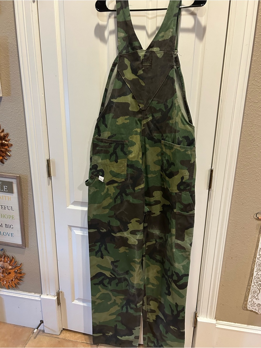 Liberty men 36x32 Camouflage Cargo hunting overalls